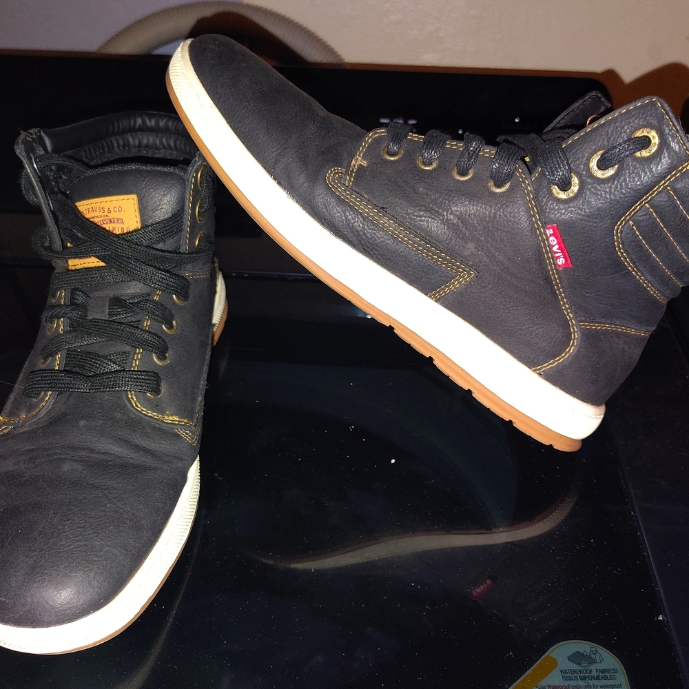 Levi's Black High-Top Men's Shoes